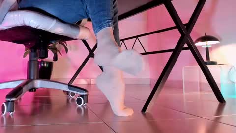 Snapshot of axellcollins chatting on October 4, 4:54 am im your little femboy ALEX online show from October 4, 4:54 am