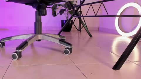 Snapshot of axellcollins chatting on October 25, 12:40 am im your little femboy ALEX online show from October 25, 12:40 am