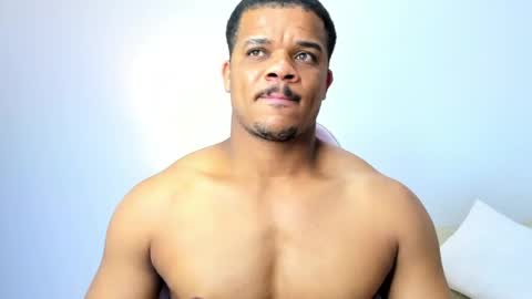 Snapshot of axelldasilva chatting on May 3, 9:54 pm AXEL DA SILVA online show from May 3, 9:54 pm