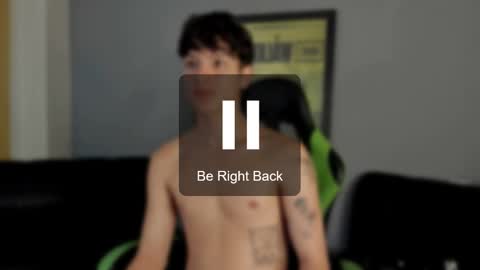 Snapshot of axelraven chatting on December 4, 5:22 pm Axel Raven online show from December 4, 5:22 pm