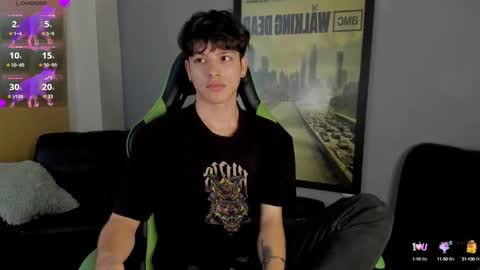 Snapshot of axelraven chatting on December 9, 4:47 pm Axel Raven online show from December 9, 4:47 pm