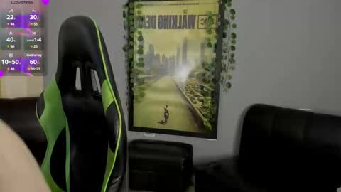 Snapshot of axelraven chatting on December 13, 1:55 pm Axel Raven online show from December 13, 1:55 pm