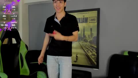 Snapshot of axelraven chatting on December 16, 4:49 pm Axel Raven online show from December 16, 4:49 pm