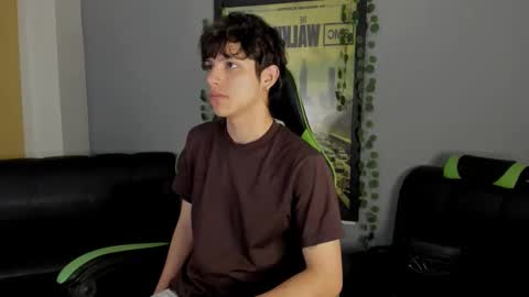 Snapshot of axelraven chatting on December 26, 2:05 pm Axel Raven online show from December 26, 2:05 pm