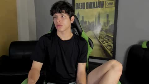 Snapshot of axelraven chatting on January 8, 1:52 pm Axel Raven online show from January 8, 1:52 pm