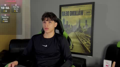 Snapshot of axelraven chatting on January 20, 1:21 pm Axel Raven online show from January 20, 1:21 pm