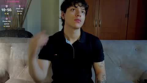 Snapshot of axelraven chatting on September 20, 2:29 pm Axel Raven online show from September 20, 2:29 pm