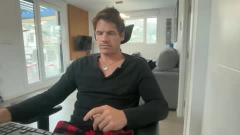 Axel Shore online show from April 24, 1:57 pm