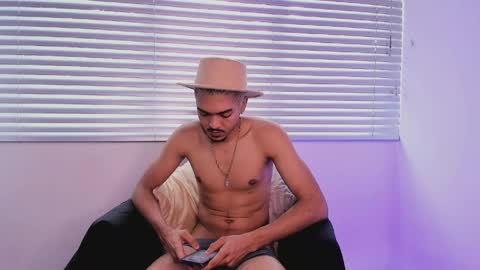 Axel online show from June 7, 4:55 pm