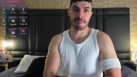 Axel Thompsom online show from November 5, 11:43 am