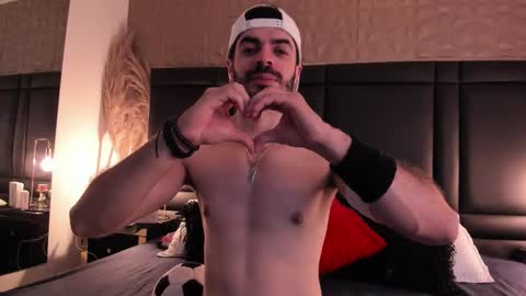 Axel Thompsom online show from November 19, 11:21 am