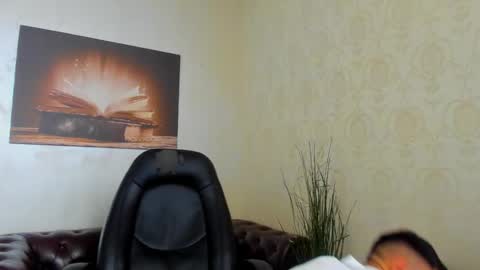 Snapshot of axelwaylon chatting on October 12, 10:58 am AxelWaylon online show from October 12, 10:58 am