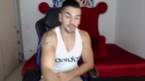 Axel online show from March 4, 11:27 am