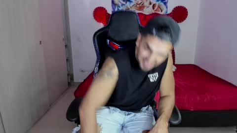 Axel online show from May 1, 11:20 pm