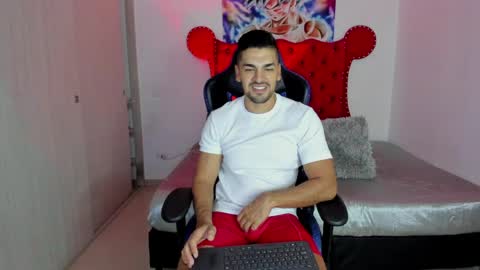 Axel online show from May 12, 11:07 am