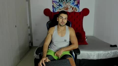 Axel online show from May 13, 11:33 pm