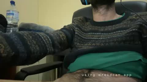 Snapshot of axis33 chatting on December 14, 2:23 am axis online show from December 14, 2:23 am