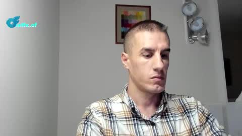 Axl online show from November 18, 3:01 am