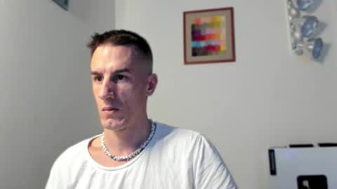 Axl online show from December 19, 8:49 pm