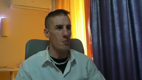 Snapshot of axl_fx chatting on April 22, 9:44 am Axl online show from April 22, 9:44 am