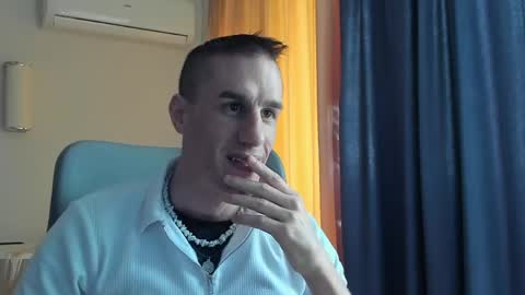 Snapshot of axl_fx chatting on April 23, 12:29 pm Axl online show from April 23, 12:29 pm