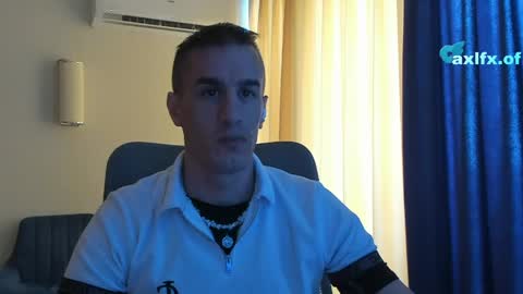 Snapshot of axl_fx chatting on May 10, 7:35 am Axl online show from May 10, 7:35 am