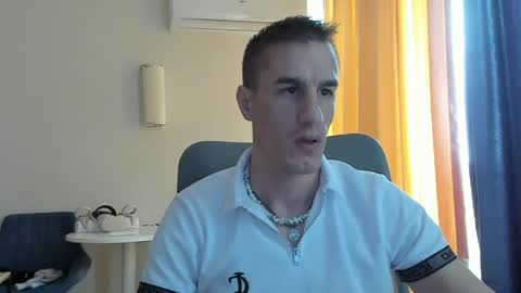 Snapshot of axl_fx chatting on May 16, 9:50 am Axl online show from May 16, 9:50 am