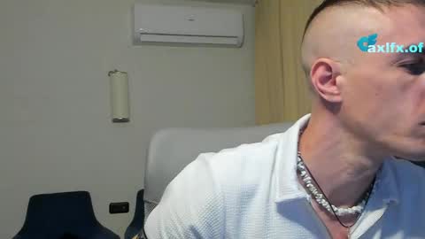 Snapshot of axl_fx chatting on May 25, 1:11 am Axl online show from May 25, 1:11 am