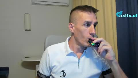 Snapshot of axl_fx chatting on June 1, 5:58 pm Axl online show from June 1, 5:58 pm