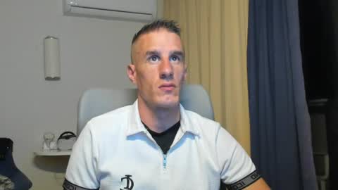 Snapshot of axl_fx chatting on June 11, 11:58 pm Axl online show from June 11, 11:58 pm