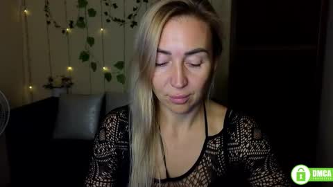 Jully online show from October 4, 5:33 pm