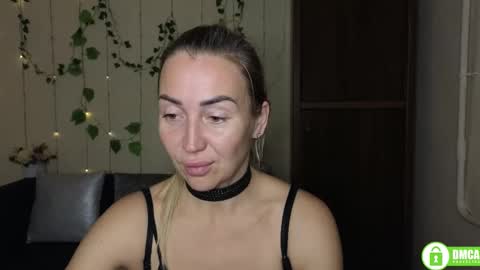 Jully online show from November 3, 6:31 pm