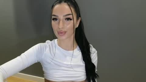 Ayabellle online show from January 28, 11:50 pm