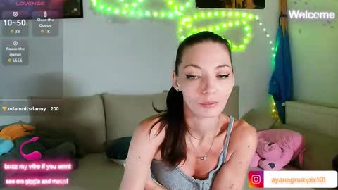 Snapshot of ayanagrumpix101 chatting on November 15, 5:05 am AyanaGrumpix online show from November 15, 5:05 am