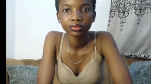Snapshot of ayantundemaria chatting on August 6, 10:44 pm Sexy nelly online show from August 6, 10:44 pm