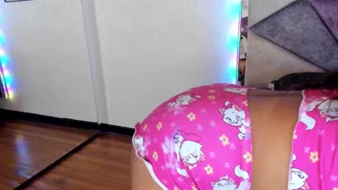 Snapshot of aycce_mei chatting on March 11, 2:21 am Aycce online show from March 11, 2:21 am