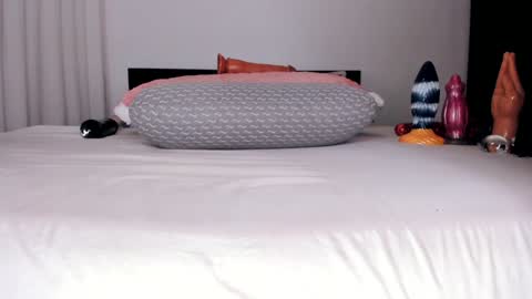 Ana  FREE   online show from December 9, 11:04 am