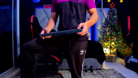 Ayden Miller online show from December 21, 3:46 am