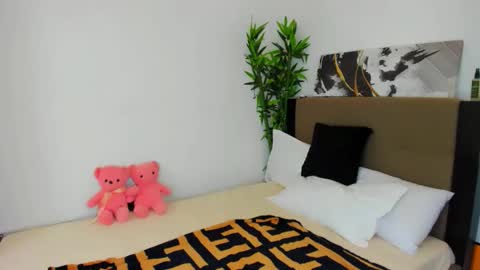 AYESHA online show from March 14, 1:27 pm