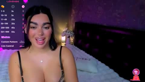 Snapshot of ayla_demir chatting on November 11, 10:54 pm Ayla Demir online show from November 11, 10:54 pm