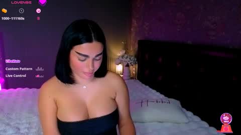 Snapshot of ayla_demir chatting on November 14, 11:13 pm Ayla Demir online show from November 14, 11:13 pm