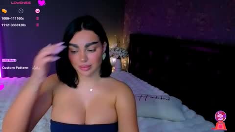 Snapshot of ayla_demir chatting on November 25, 11:05 pm Ayla Demir online show from November 25, 11:05 pm