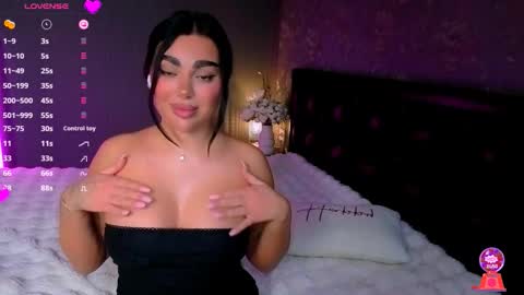 Snapshot of ayla_demir chatting on November 29, 11:19 pm Ayla Demir online show from November 29, 11:19 pm