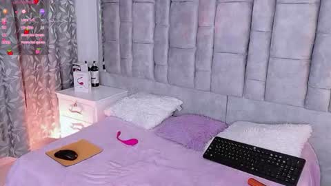 ayla_han online show from July 11, 1:41 am