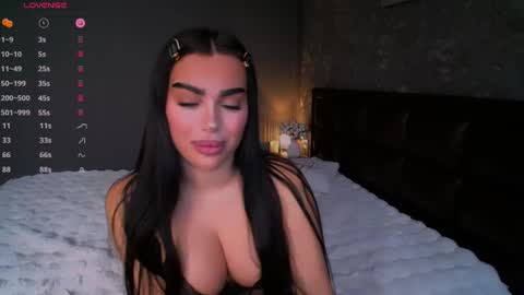 Ayla online show from December 4, 4:49 pm
