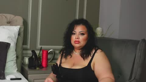 Snapshot of aylafrost chatting on June 3, 3:53 am Ayla online show from June 3, 3:53 am