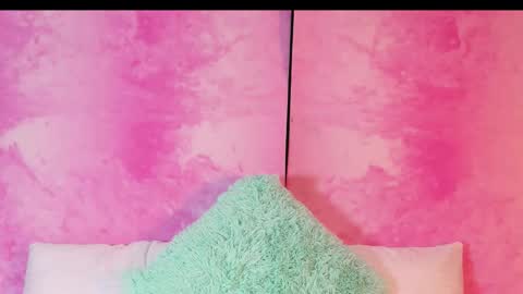 Snapshot of aylamarttinez chatting on January 14, 1:44 am aylamarttinez online show from January 14, 1:44 am