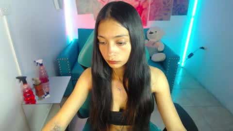 Snapshot of aylanny_m chatting on November 21, 4:27 pm aylanny_m online show from November 21, 4:27 pm