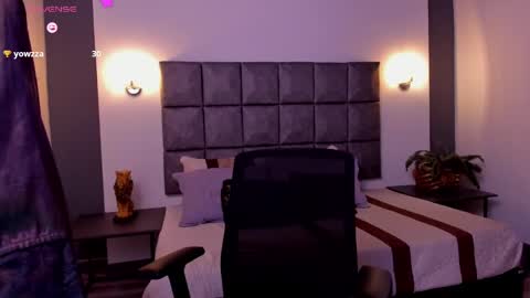 Ayleen online show from December 9, 3:44 pm