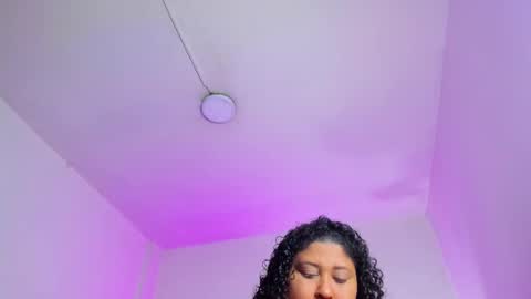 Snapshot of ayliinn_ chatting on December 22, 3:14 am Ayliinn online show from December 22, 3:14 am